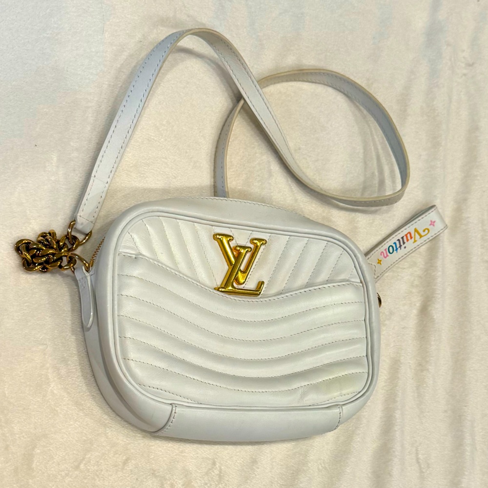 Louis Vuitton new wave camera bag